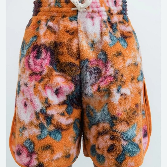 UO Out From Under Braxton Floral Fleece Shorts Size Small - Picture 2 of 6